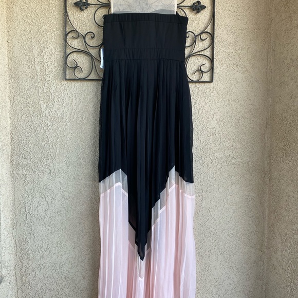 Jessica Simpson maxi dress with mesh yoke - Picture 7 of 11